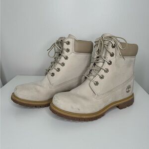 Timberland Cream Leather Boots - Classic Style and Durability for Every Season